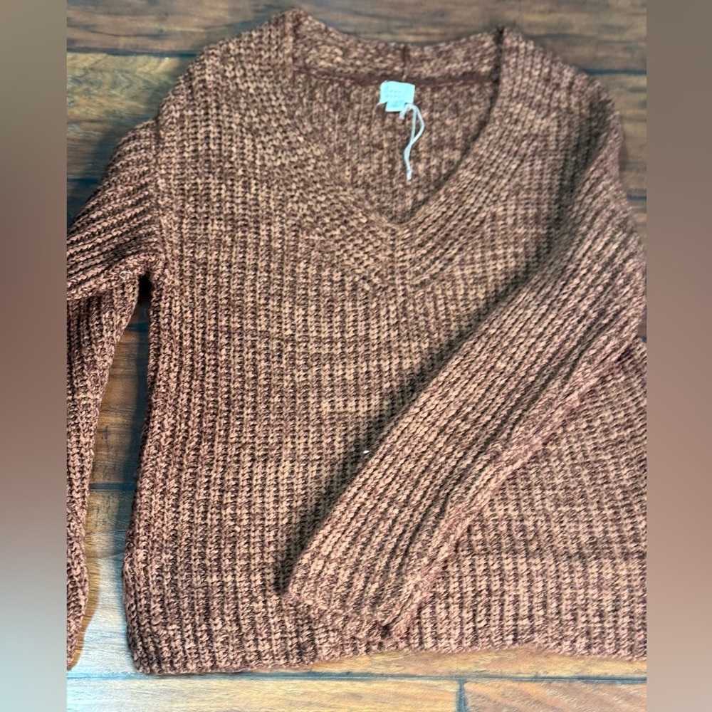 A New Day women’s chunky pullover sweater. Burnt orange. V neck. Size smalll